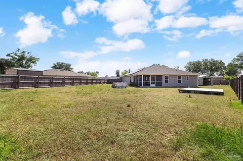 Exterior - 4422 Thistle Pine Ct, Pace, FL 32571 photo 17 of 26