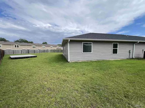 Exterior - 4422 Thistle Pine Ct, Pace, FL 32571 photo 21 of 26