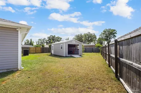 Exterior - 4422 Thistle Pine Ct, Pace, FL 32571 photo 15 of 26