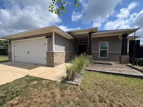 Exterior - 4422 Thistle Pine Ct, Pace, FL 32571 photo 6 of 26
