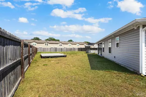 Exterior - 4422 Thistle Pine Ct, Pace, FL 32571 photo 18 of 26