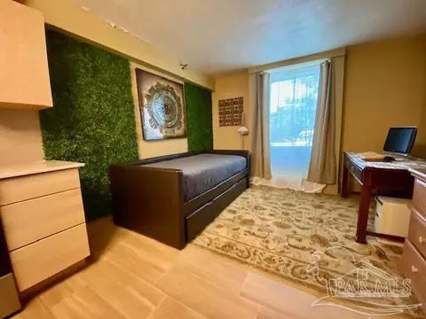 224 E Garden St #151, Pensacola, FL 32502