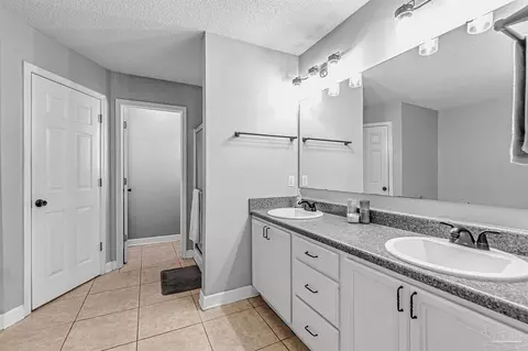 Bath - 5773 Michael Dr, Milton, FL 32583 photo 2 of 4