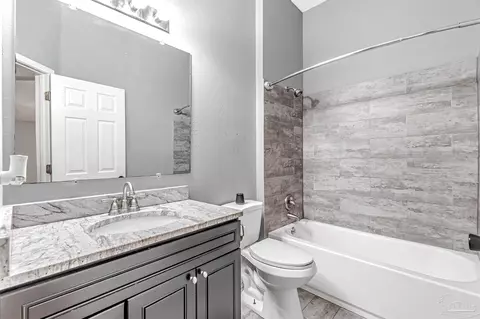 Bath - 5773 Michael Dr, Milton, FL 32583 photo 4 of 4