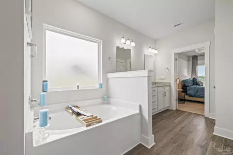 Bath - 5549 Blake Ln, Pace, FL 32571 photo 1 of 4