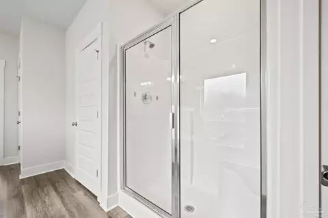 Bath - 5549 Blake Ln, Pace, FL 32571 photo 2 of 4