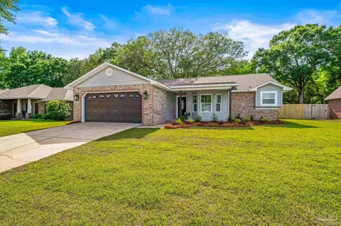 1613 Kinsale Dr, Cantonment, FL 32533