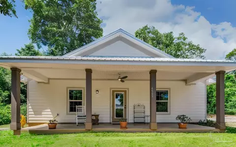 4509 Limit St, Milton, FL 32583