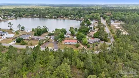 7988 Twin Lake Dr, Milton, FL 32583
