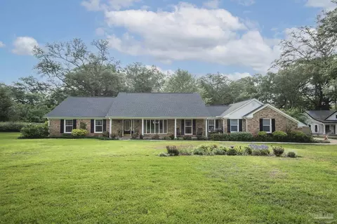 8322 Wilde Lake Rd, Pensacola, FL 32526