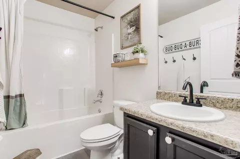 Bath - 5960 Palermo Dr, Pace, FL 32571 photo 4 of 4