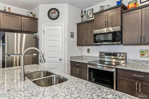 Kitchen - 2656 Avalon St, Cantonment, FL 32533 photo 3 of 4