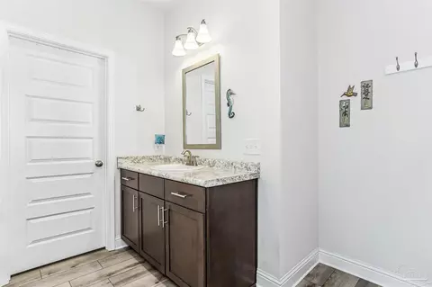 Bath - 2656 Avalon St, Cantonment, FL 32533 photo 2 of 5