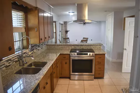 Kitchen - 4301 Jernigan Rd, Pace, FL 32571 photo 2 of 5