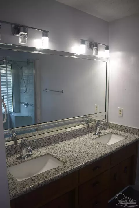 Bath - 4301 Jernigan Rd, Pace, FL 32571 photo 1 of 5