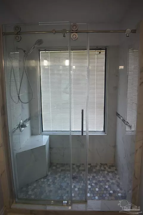 Bath - 4301 Jernigan Rd, Pace, FL 32571 photo 2 of 5