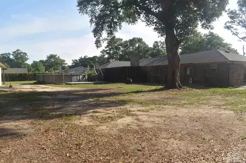 Exterior - 4301 Jernigan Rd, Pace, FL 32571 photo 9 of 10