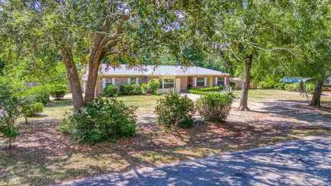 5458 Cynthia St, Milton, FL 32583