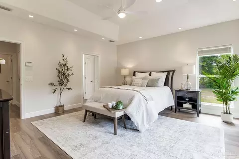 Bedroom - 5475 Moonlight Dr, Milton, FL 32570 photo 3 of 9