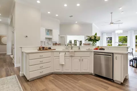 Kitchen - 5475 Moonlight Dr, Milton, FL 32570 photo 3 of 6