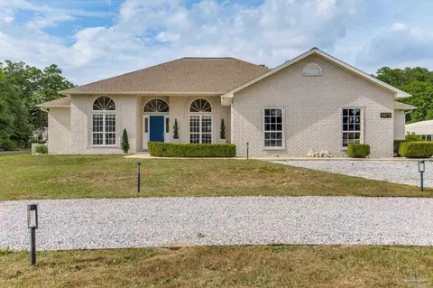 Exterior - 5475 Moonlight Dr, Milton, FL 32570 photo 2 of 10