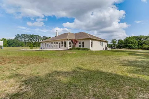 Exterior - 5475 Moonlight Dr, Milton, FL 32570 photo 10 of 10