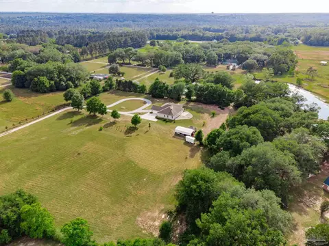 View/Area - 5475 Moonlight Dr, Milton, FL 32570 photo 6 of 12