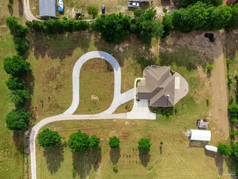 View/Area - 5475 Moonlight Dr, Milton, FL 32570 photo 2 of 12