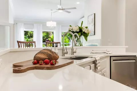 Kitchen - 5475 Moonlight Dr, Milton, FL 32570 photo 2 of 6
