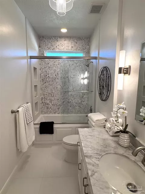 Bath - 5475 Moonlight Dr, Milton, FL 32570 photo 7 of 7