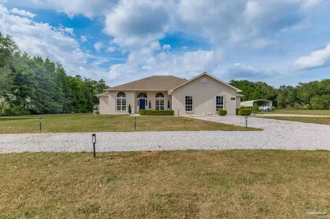 5475 Moonlight Dr, Milton, FL 32570