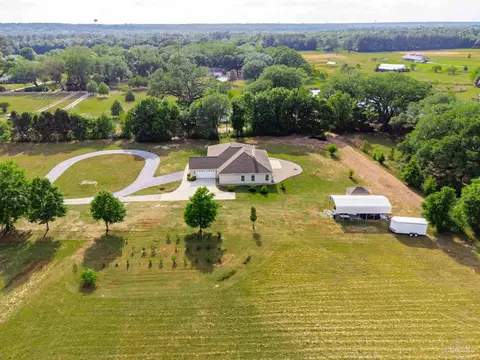 View/Area - 5475 Moonlight Dr, Milton, FL 32570 photo 7 of 12