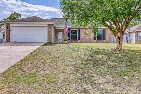 4726 Whitewater Ln, Crestview, FL 32539