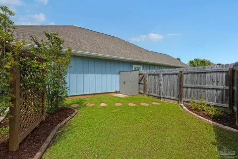 Exterior - 4137 Heart Pine Ln, Pace, FL 32571 photo 8 of 12