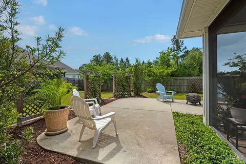 Exterior - 4137 Heart Pine Ln, Pace, FL 32571 photo 5 of 12