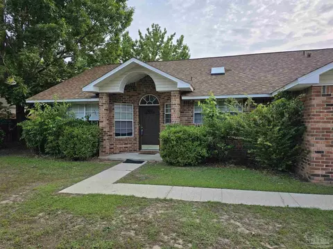 5233 Chumuckla Hwy, Pace, FL 32571