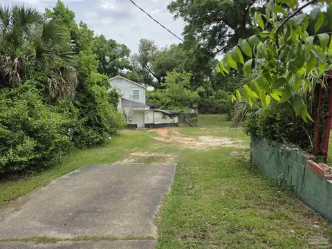 3705 W 3709 W Jackson St, Pensacola, FL 32506