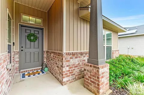 5853 Fairlands Rd, Milton, FL 32583