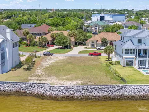 545 Windrose Cir, Pensacola, FL 32507