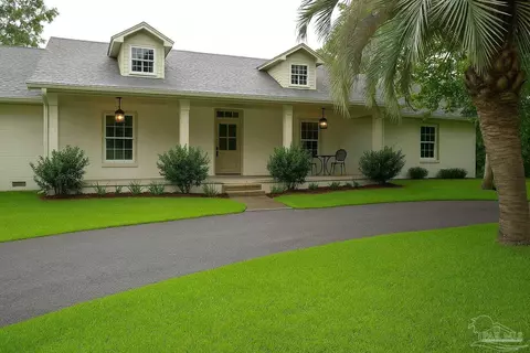 4067 Parkview St, Pace, FL 32571