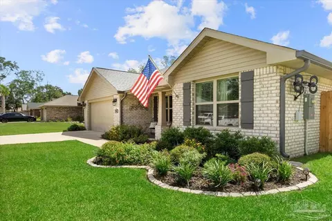 Exterior - 5986 Parsonage Cir, Milton, FL 32570 photo 2 of 8
