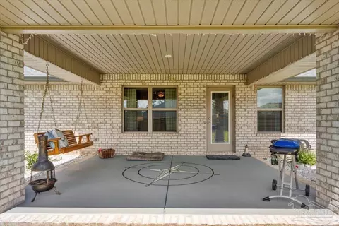 Exterior - 5986 Parsonage Cir, Milton, FL 32570 photo 5 of 8