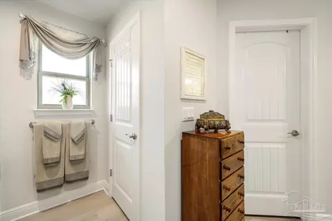 Entry Way - 5986 Parsonage Cir, Milton, FL 32570 photo 6 of 9