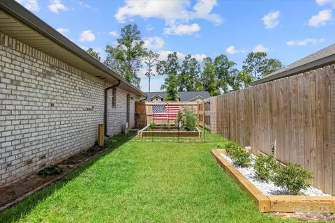 Exterior - 5986 Parsonage Cir, Milton, FL 32570 photo 8 of 8