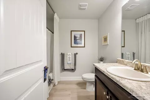 Bath - 5986 Parsonage Cir, Milton, FL 32570 photo 1 of 2