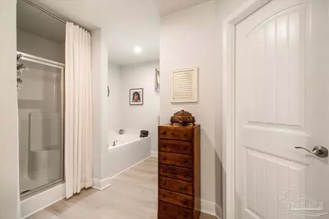 Entry Way - 5986 Parsonage Cir, Milton, FL 32570 photo 8 of 9