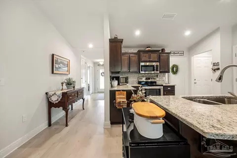 Entry Way - 5986 Parsonage Cir, Milton, FL 32570 photo 1 of 9