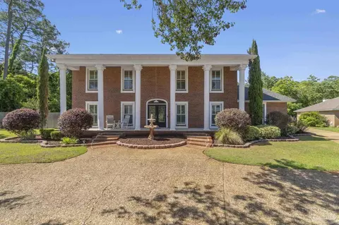 2960 Laurel Dr, Gulf Breeze, FL 32563