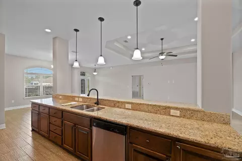 Kitchen - 5760 Heatherton Rd, Milton, FL 32570 photo 4 of 5