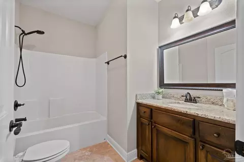Bath - 5760 Heatherton Rd, Milton, FL 32570 photo 4 of 4